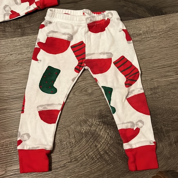 2/20 Carters Christmas Pajamas size 12Months - Picture 5 of 6